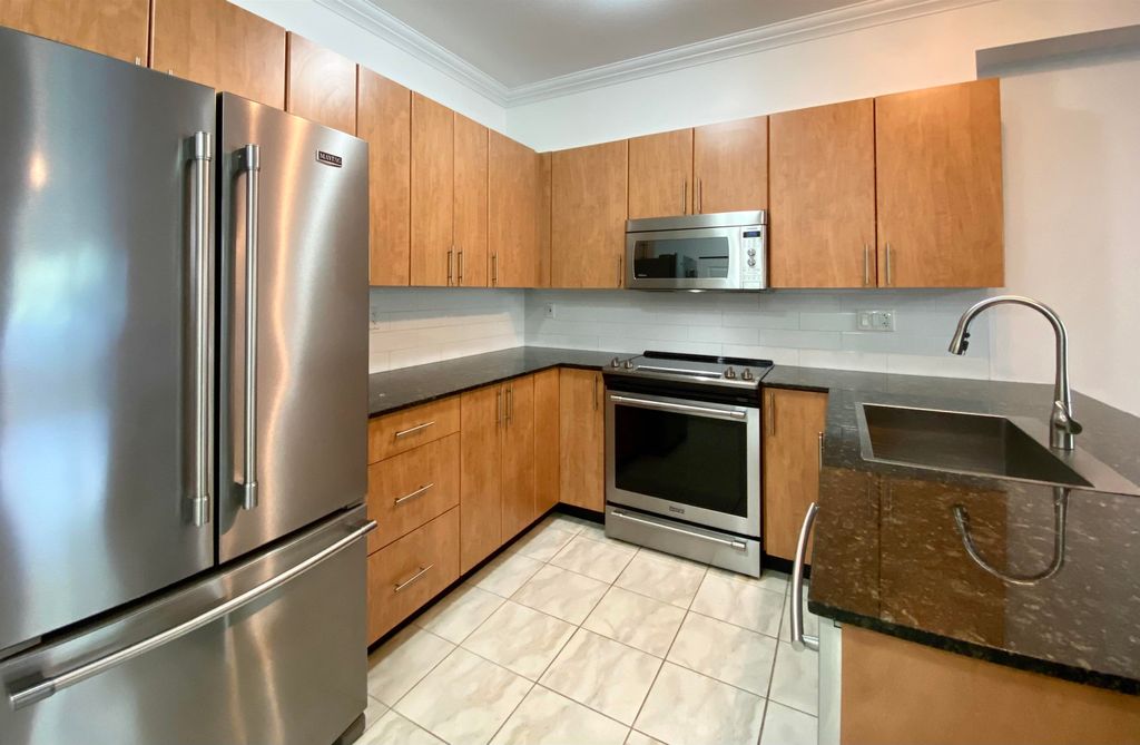 listing image 1103243605405391005