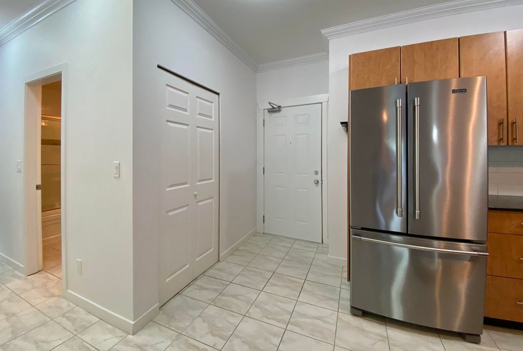 listing image 1101137920262492586