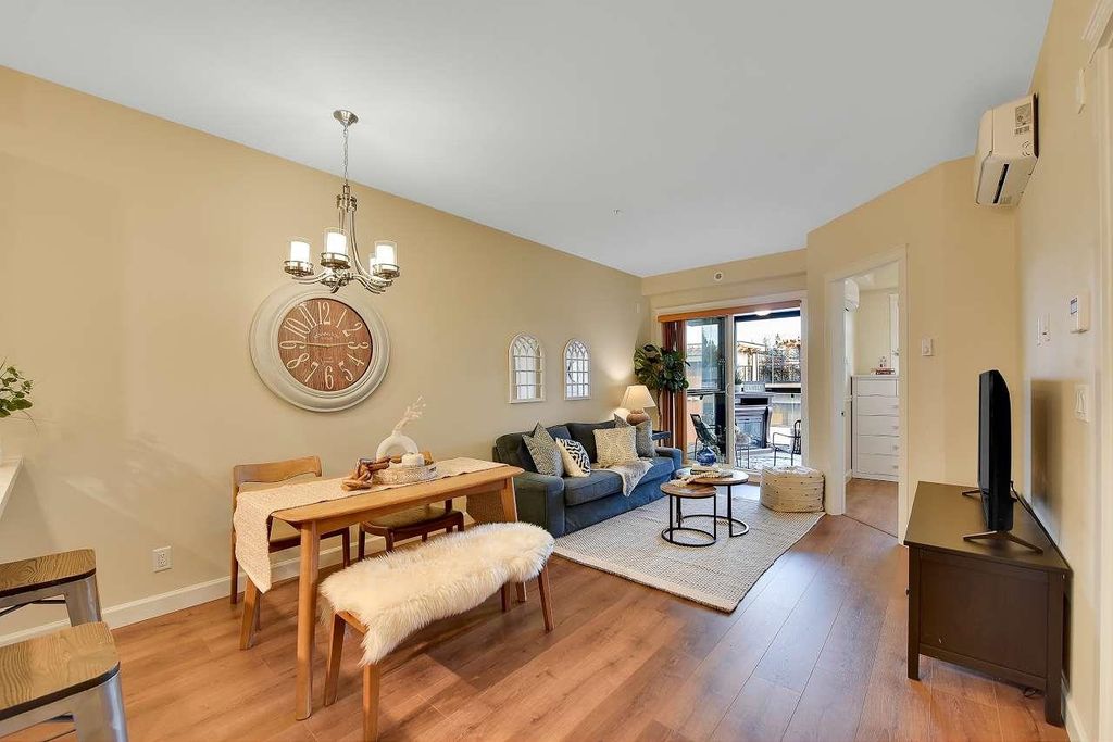 listing image 1102079417950659509