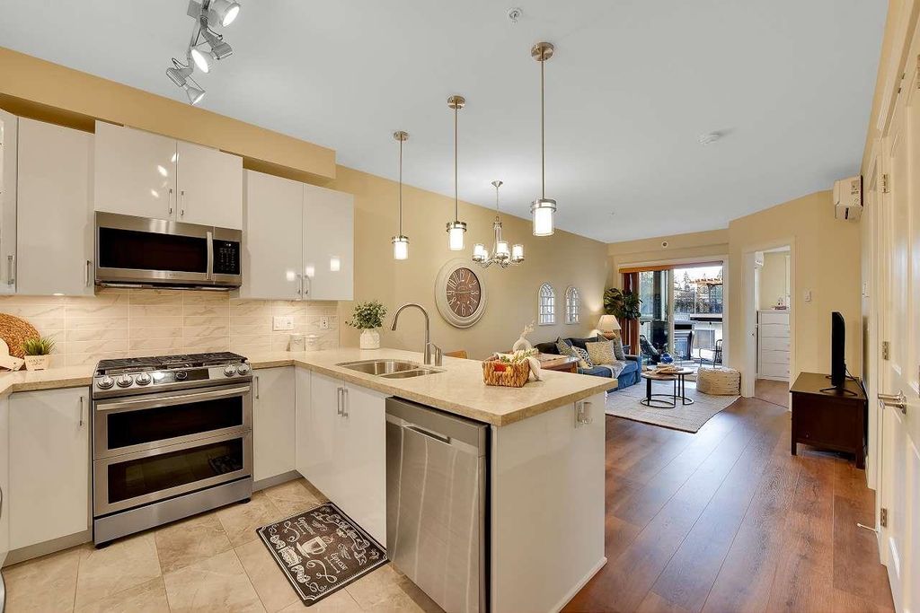 listing image 1109814983811396464