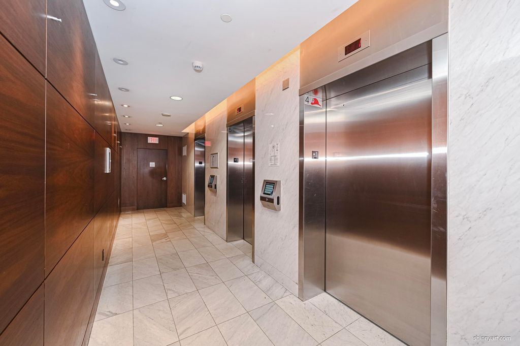 listing image 1109561904289021407