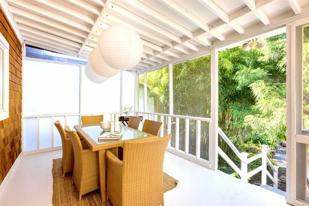 listing image 1104931465898333507