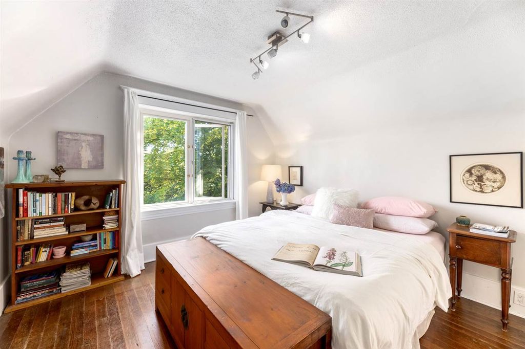 listing image 1106541875330459492