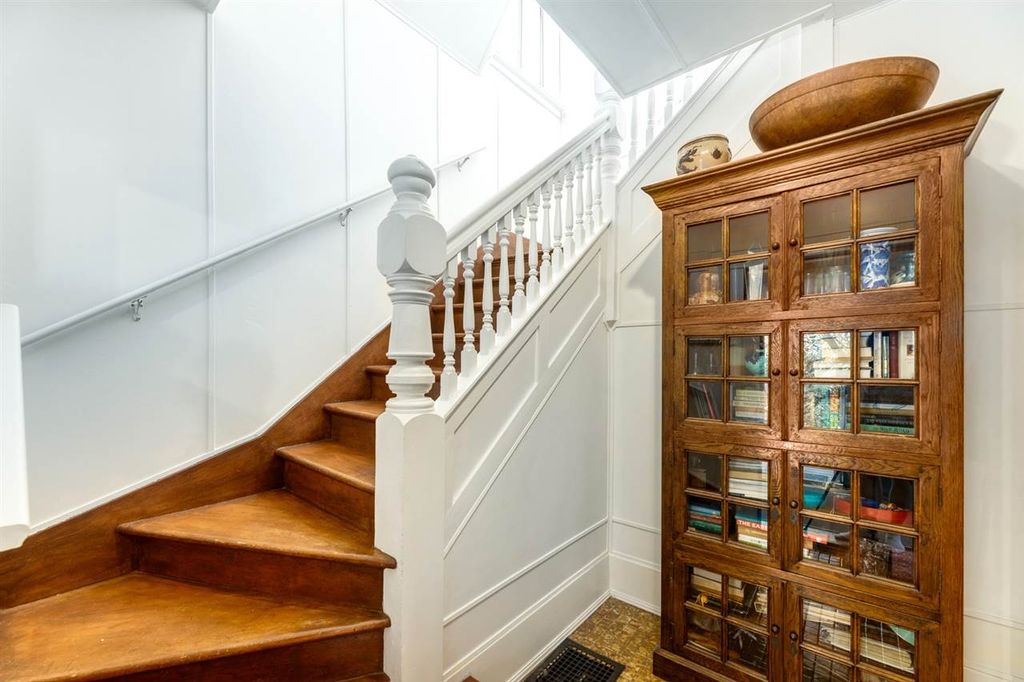 listing image 1104740291872437360