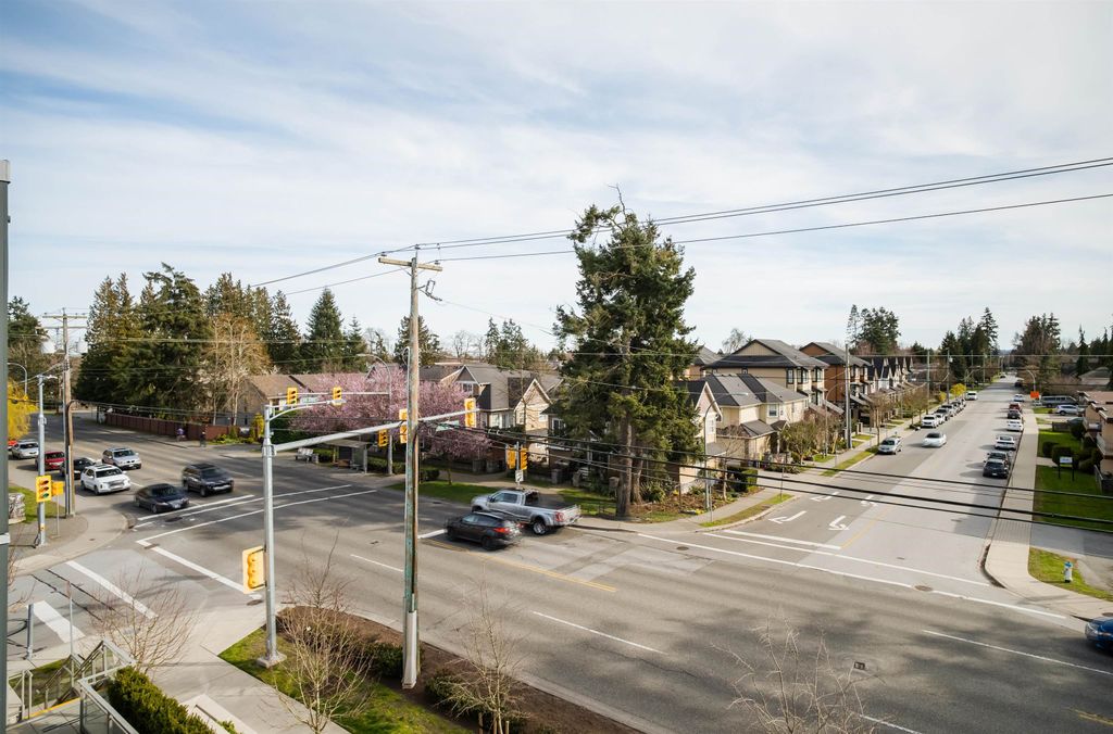 listing image 1106680287799471760