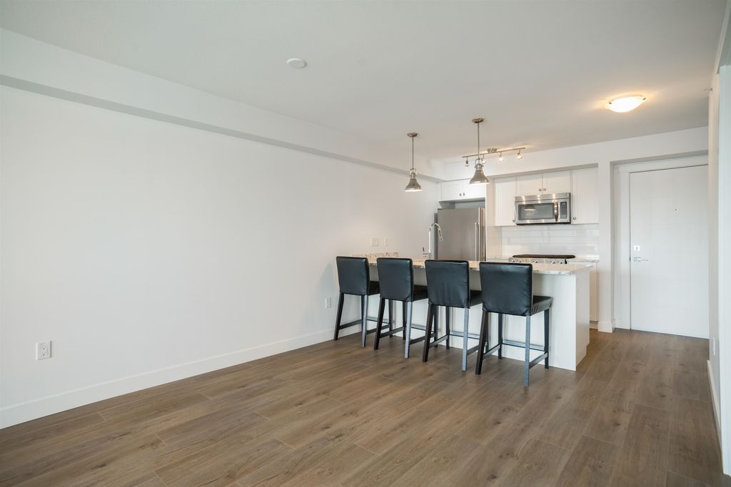 listing image 1101385604258928429