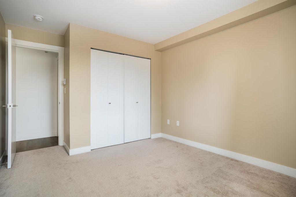 listing image 1102864583993182957