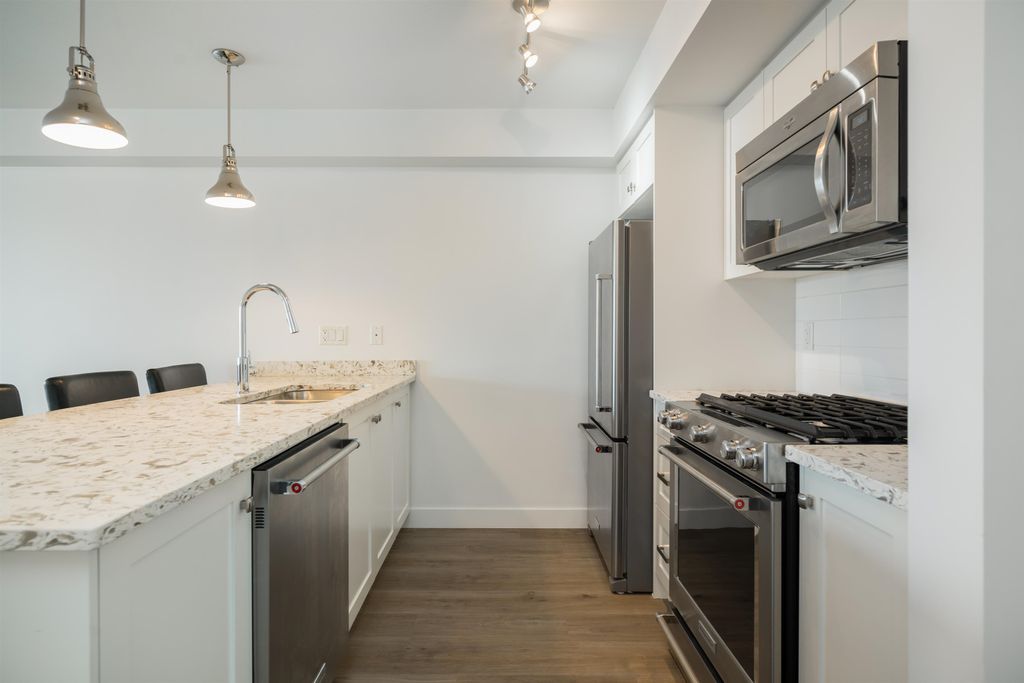 listing image 1107902238923156863