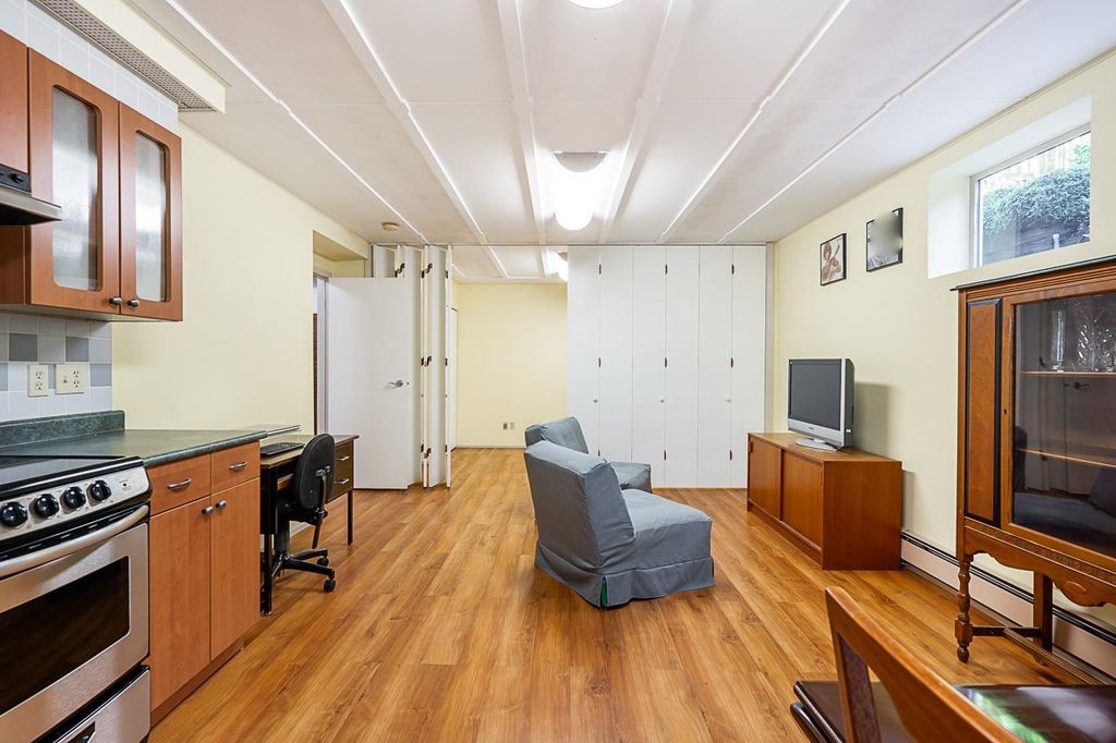 listing image 1102846391596989738