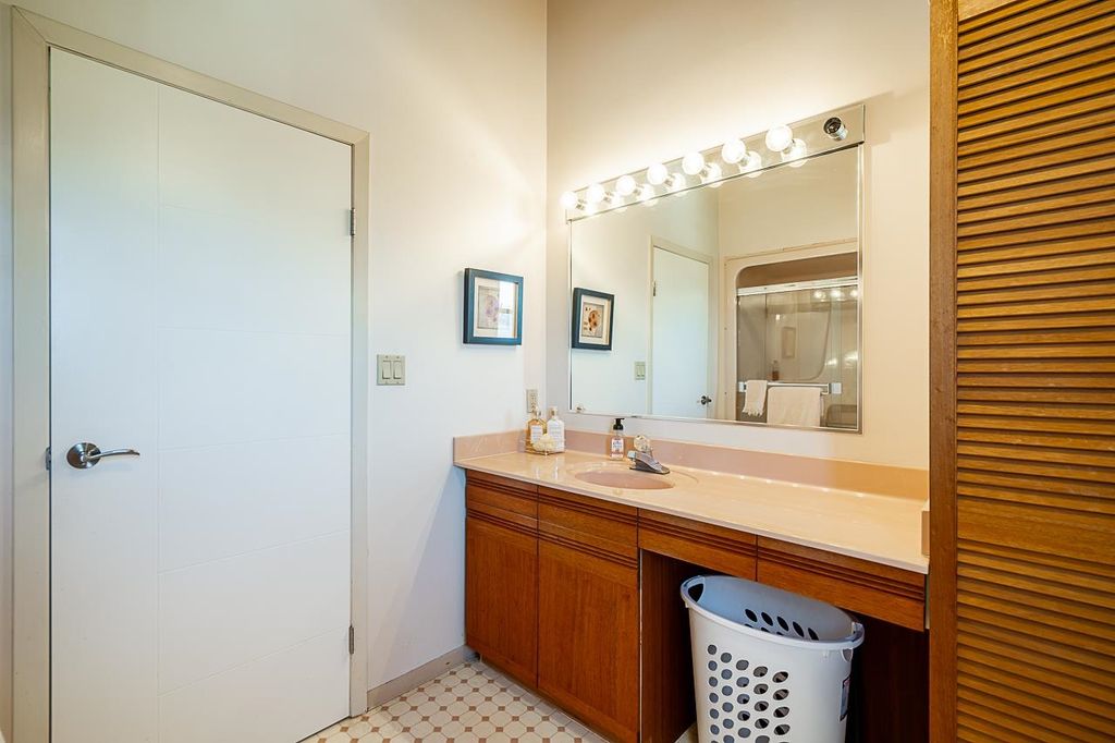 listing image 1108628541559629743