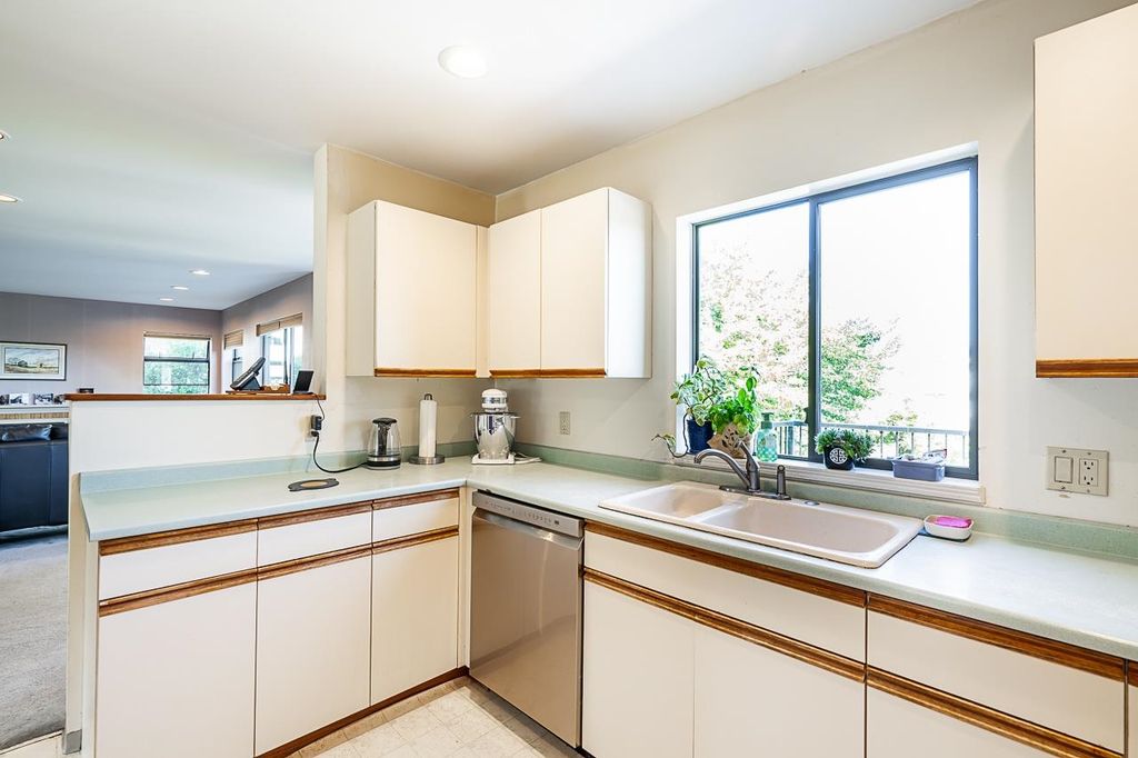 listing image 1101078075704198113