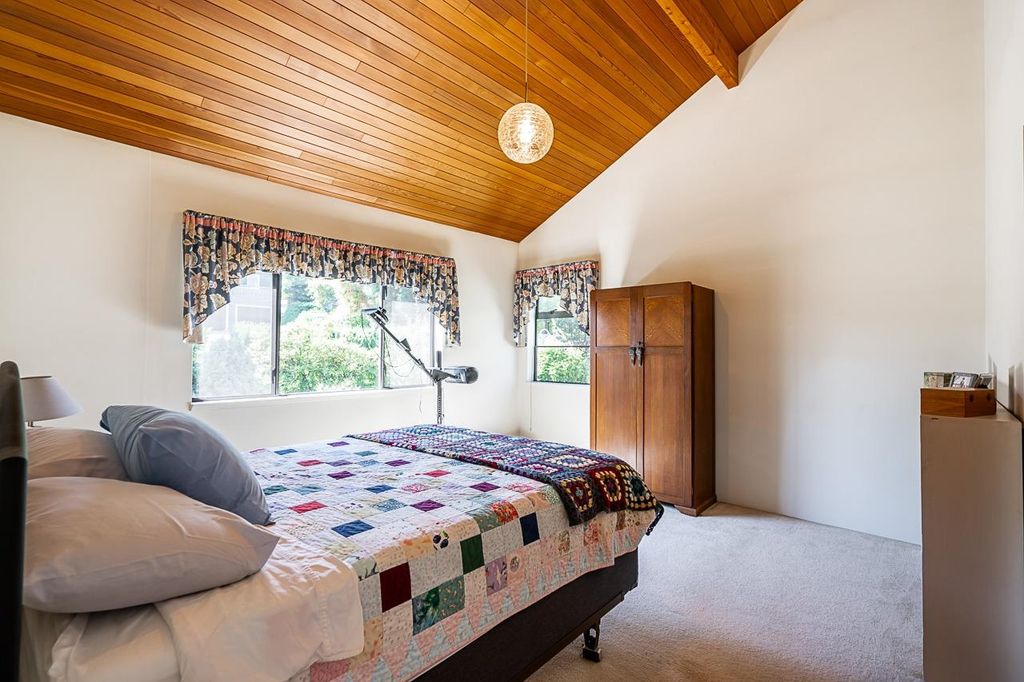listing image 1103436384224381708