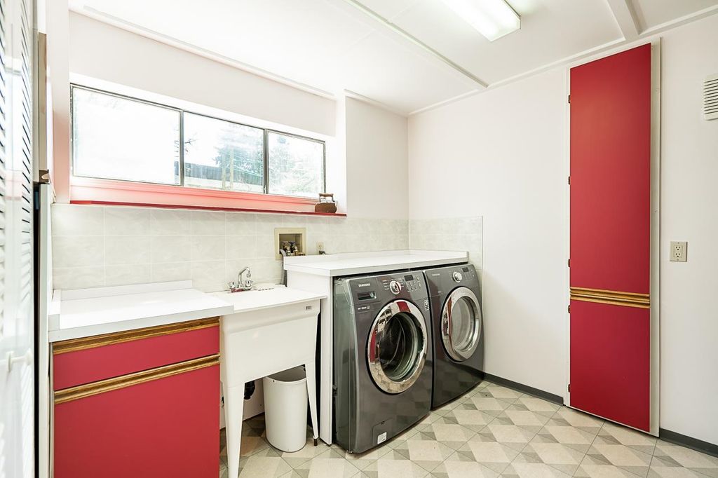 listing image 1102067601322061960