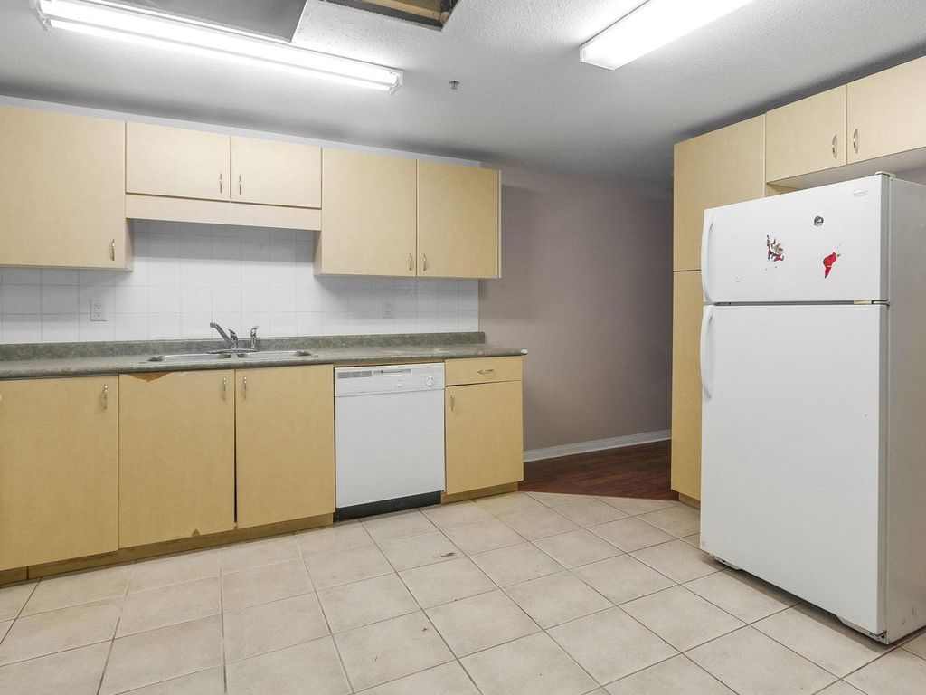 listing image 1109022625862943211