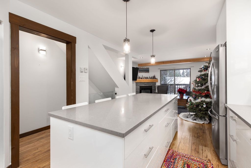 listing image 1105420671066233490