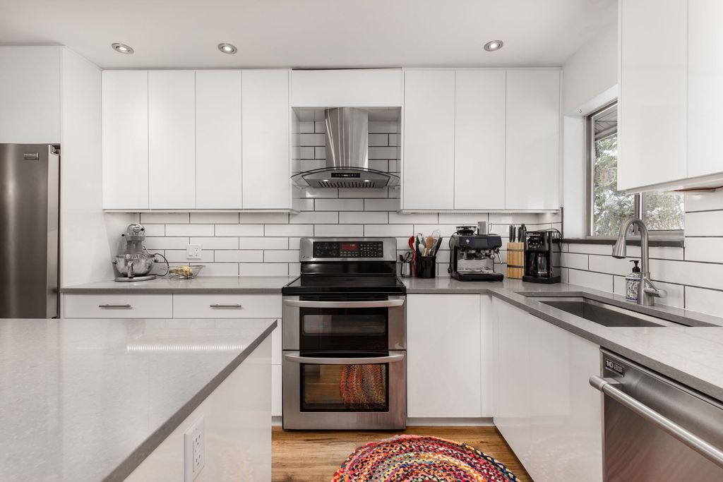 listing image 1104780052949265434