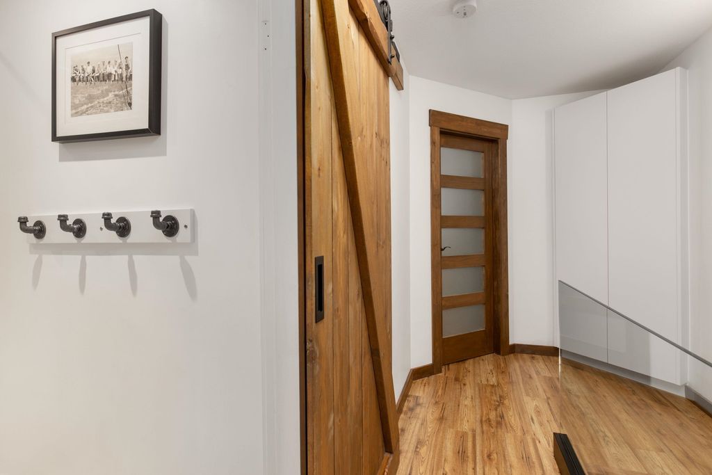 listing image 1105078648287540594