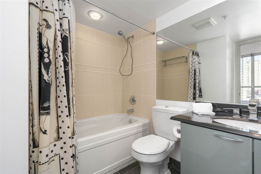 listing image 1102635746722250241
