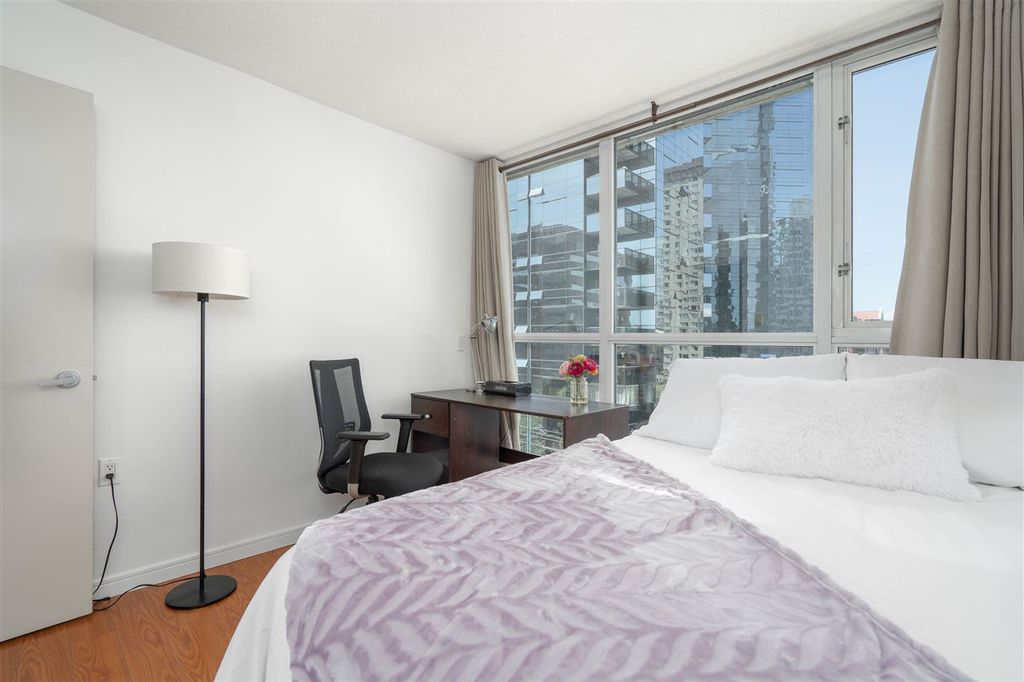 listing image 1109682073804091330