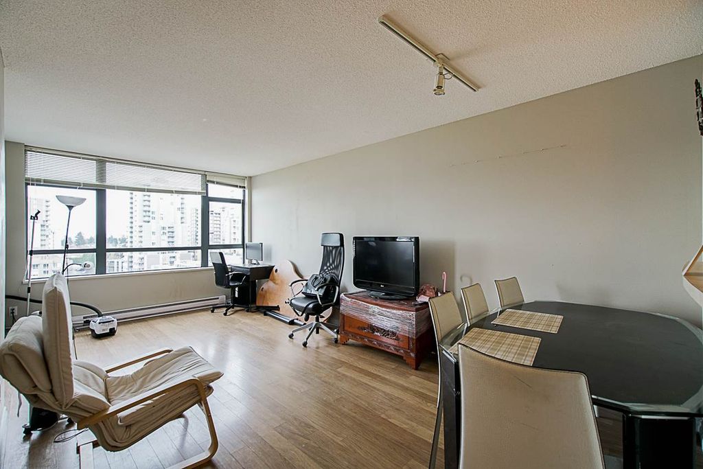 listing image 1103621603979907024