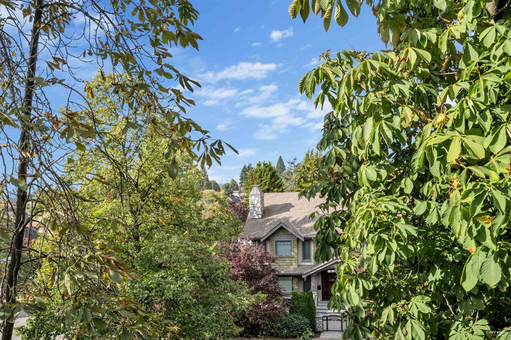 listing image 1106956524171144112