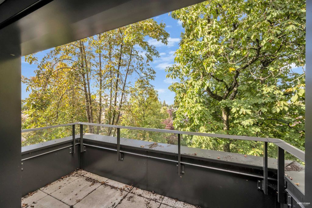 listing image 1104596967301513993