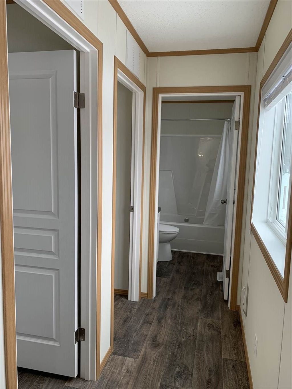 listing image 1108676199316519235