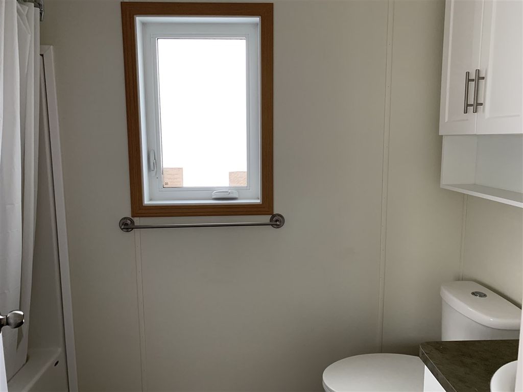 listing image 1106917603160473445