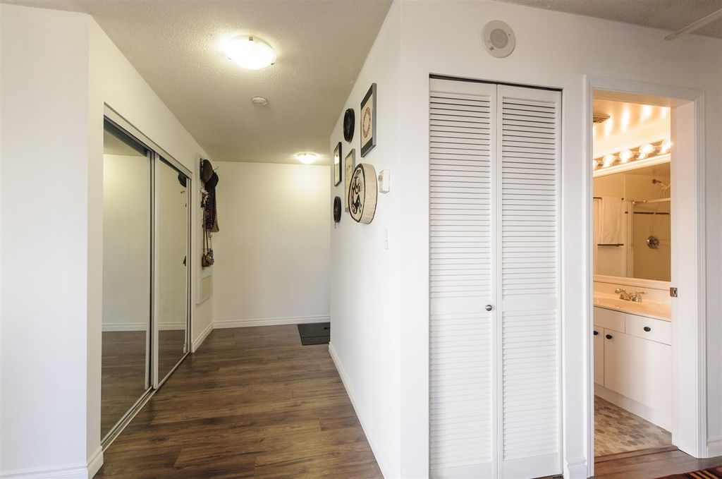listing image 1107643583459607312