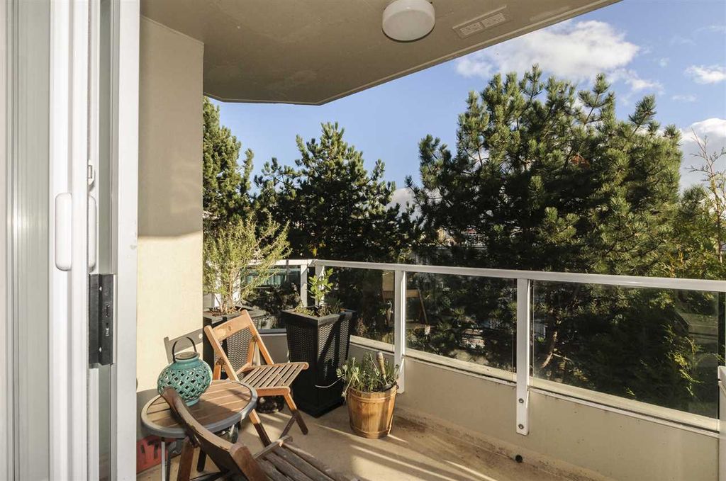 listing image 1109073812008990828