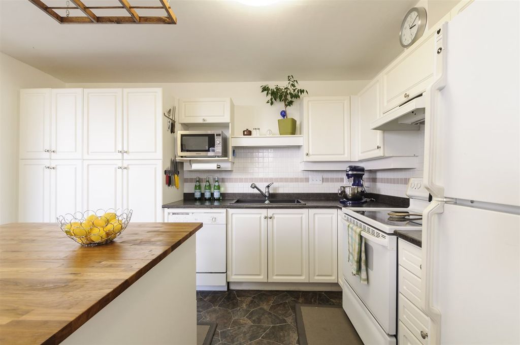 listing image 1106840196967038867