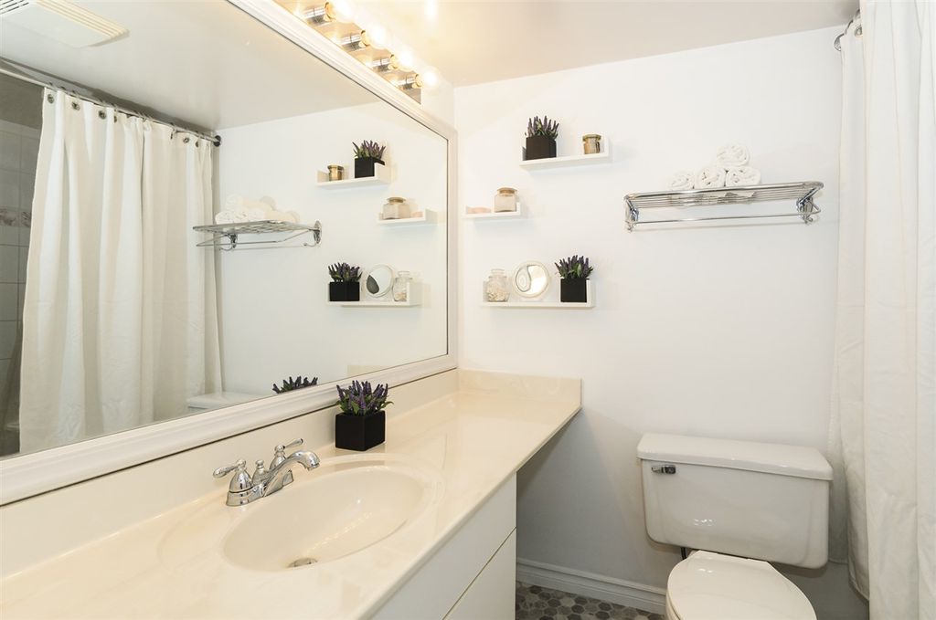 listing image 1104391865228702068