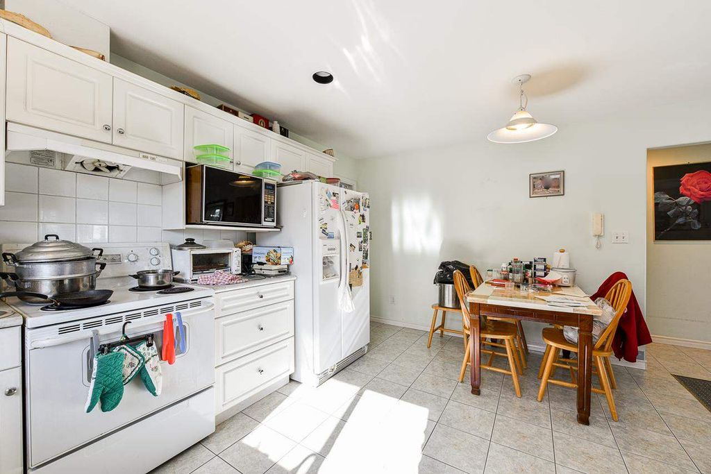 listing image 1102863211605130486