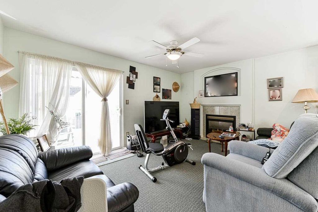 listing image 1106828305673953914