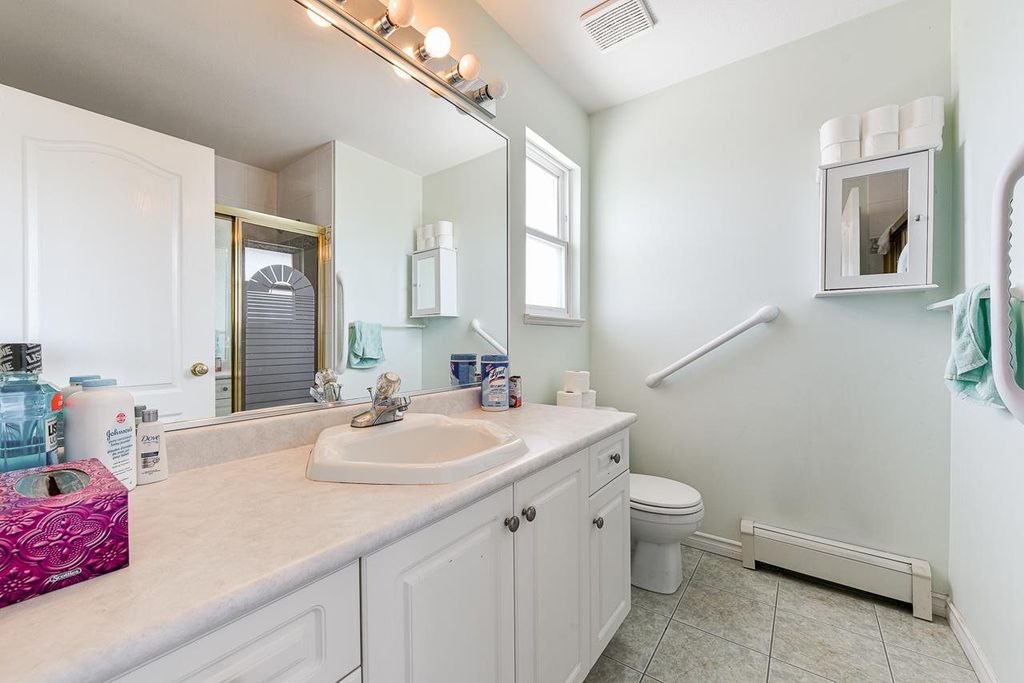 listing image 1109826741466624771