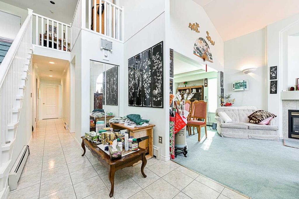 listing image 1101906011196849413