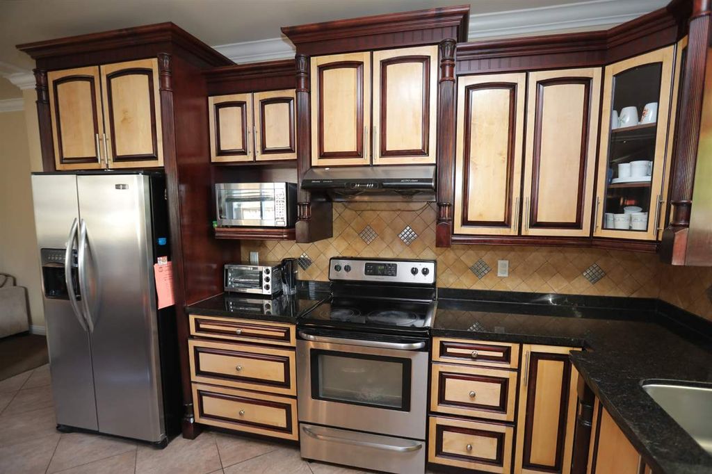 listing image 1106826221525923781