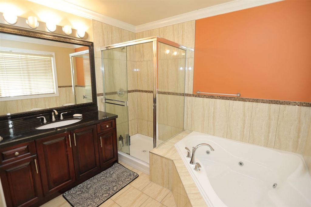 listing image 1101880519913472202