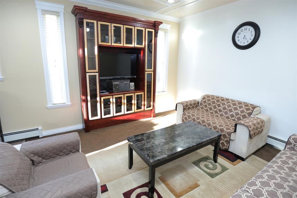 listing image 1109797138516699710