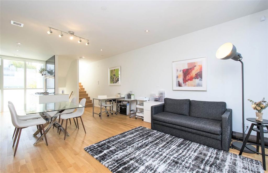 listing image 1105432305582634129