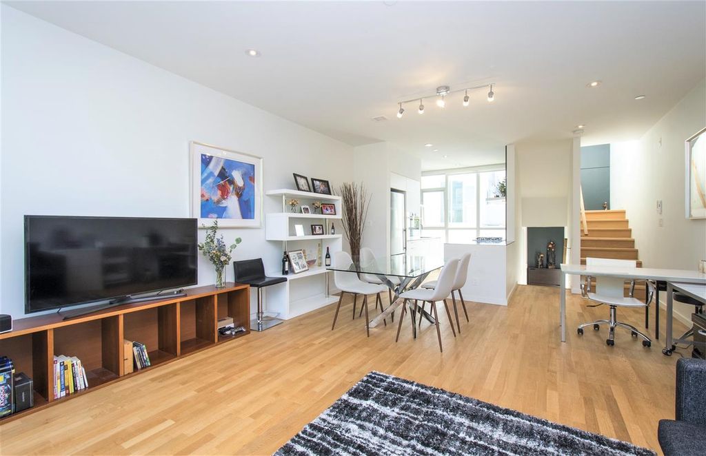 listing image 1109634671659411699