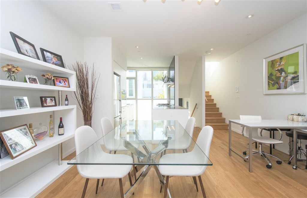 listing image 1103674161348224851
