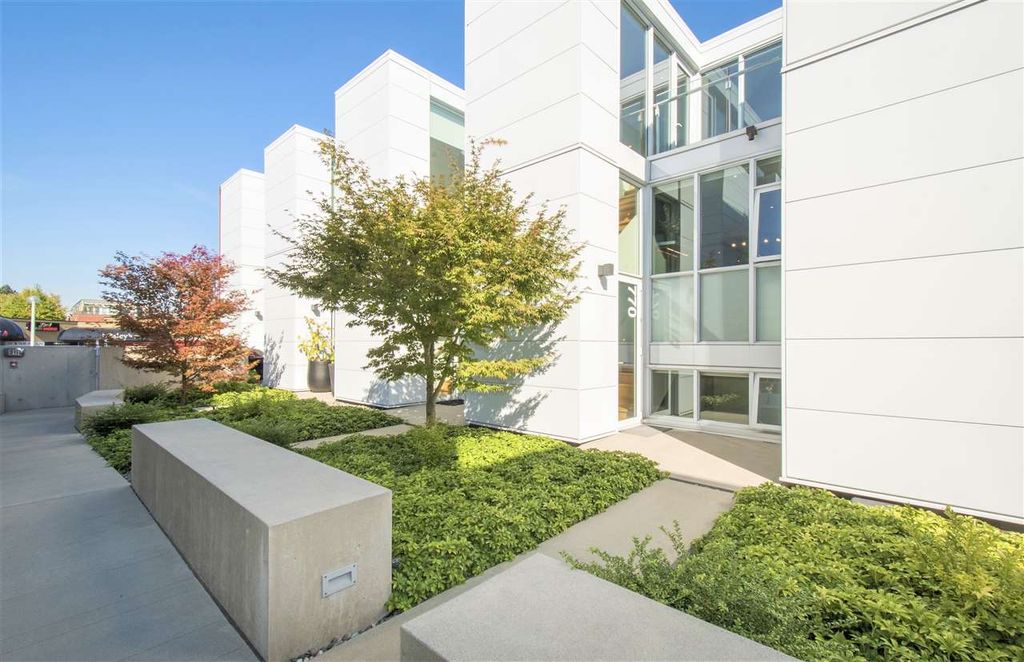 listing image 1100349012994719760