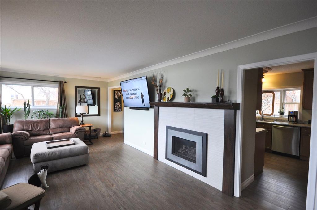listing image 1109110102345102612
