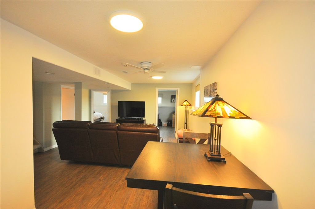 listing image 1109982617256550305