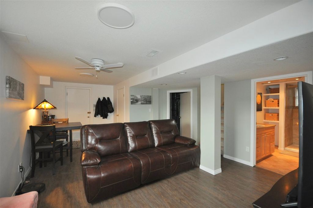 listing image 1105214136568109714