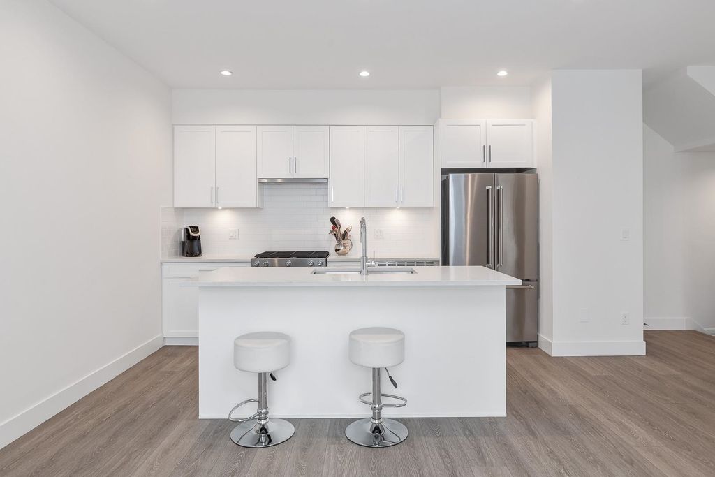 listing image 1107138606788581413