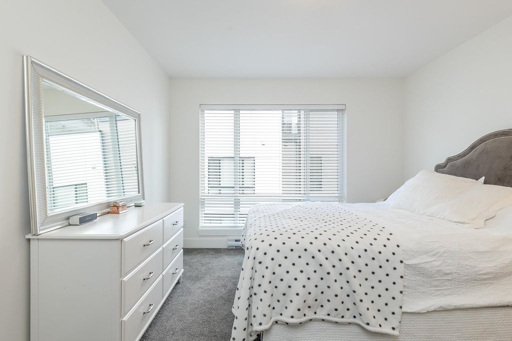 listing image 1103561063603795161