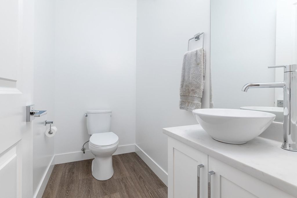 listing image 1101135562321375973