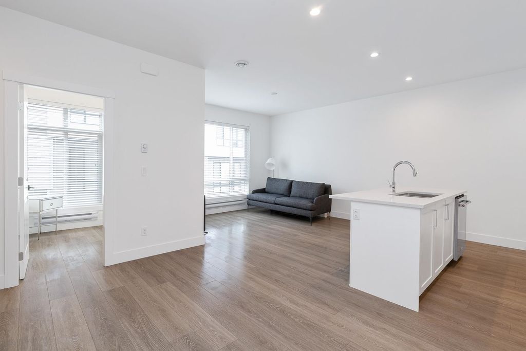 listing image 1102564839500918461